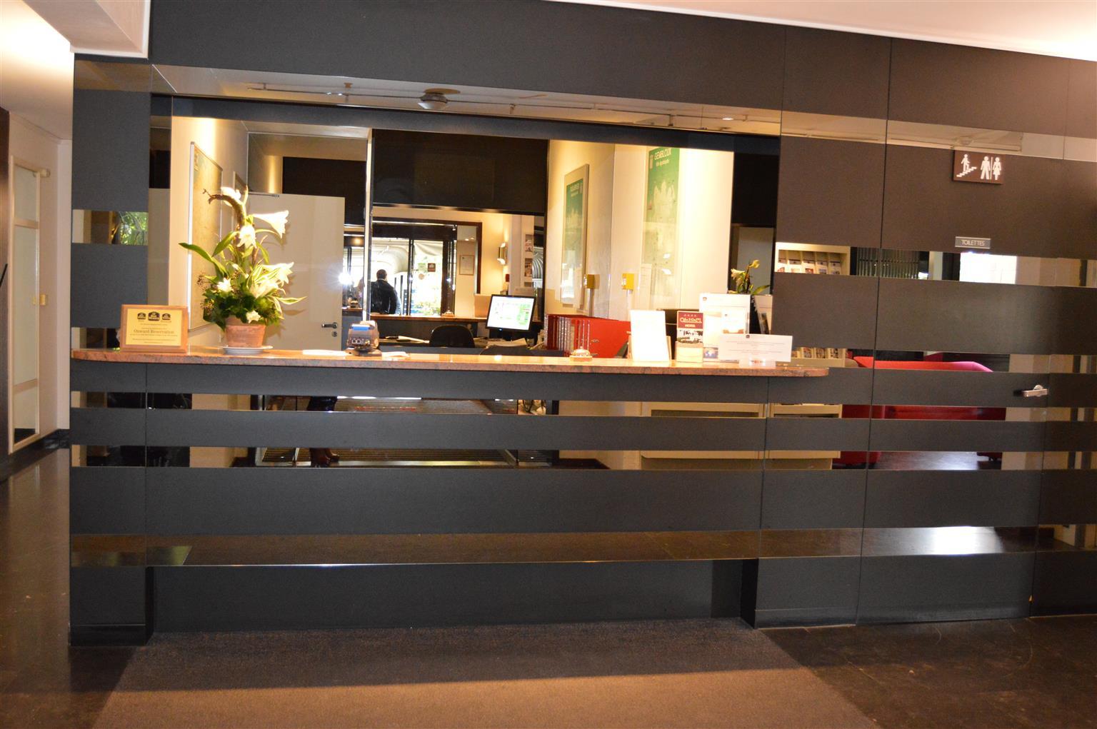 Hotel Les 3 Cles ฌอมบลูซ์ ภายนอก รูปภาพ