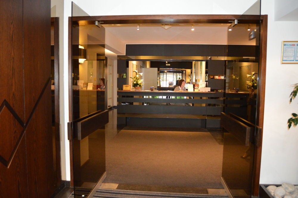 Hotel Les 3 Cles ฌอมบลูซ์ ภายนอก รูปภาพ